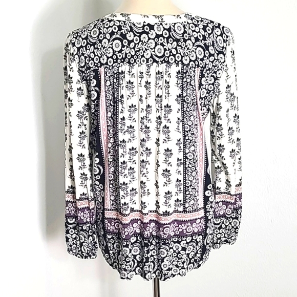 LOFT Black & White Floral Print Top with Pink & Purple Accents, Size Medium - Picture 7 of 10